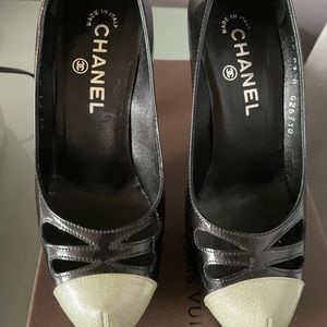 Chanel Gorgeous Black and White Pumps!!!